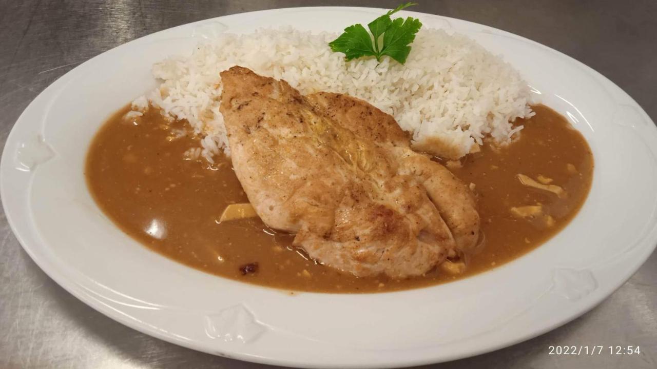 Mala Svata Hora - Penzion & Restaurace Mníšek pod Brdy المظهر الخارجي الصورة